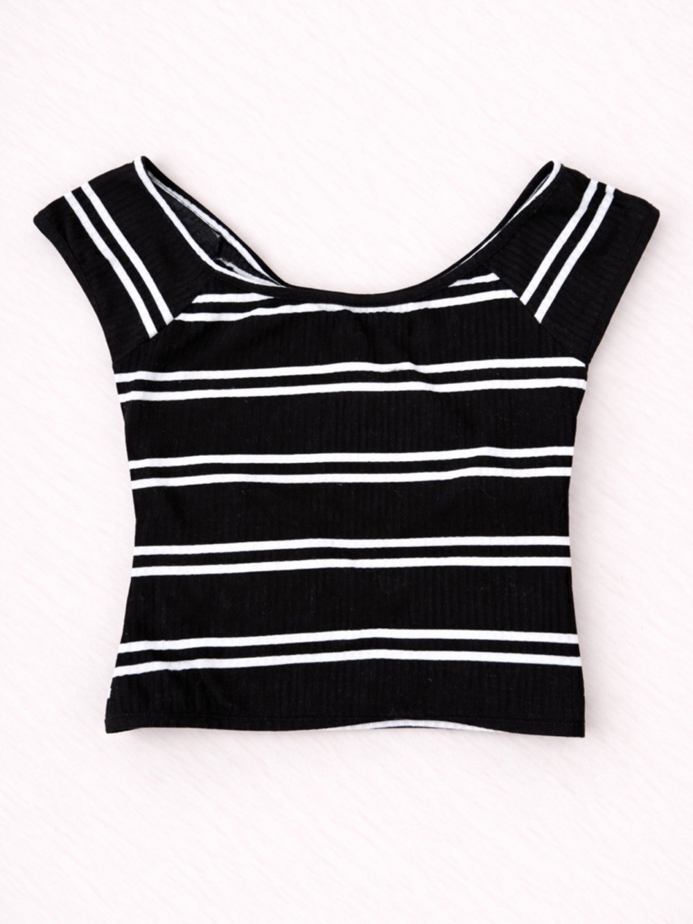 Black & White Striped Crop Top Size S Ribbed Stretch Short Sleeve